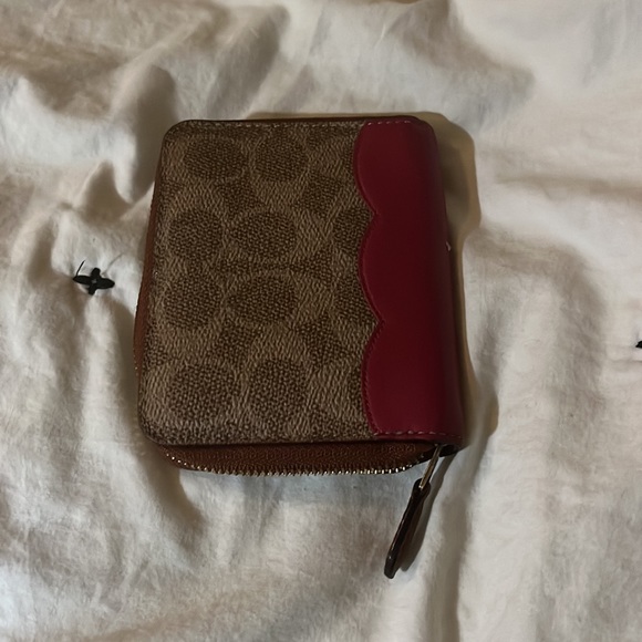 Gently used coach zip wallet - Picture 2 of 2